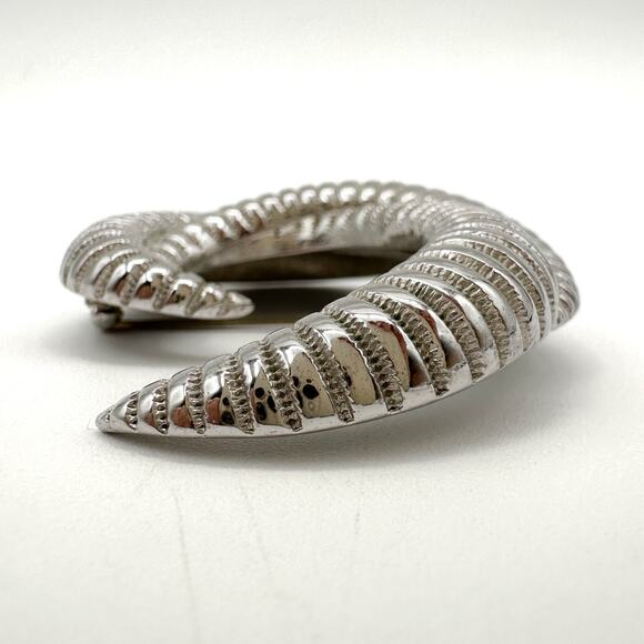 Monet Rams Horn Brooch Vintage Silver Tone Modernist Ribbed C-Shaped Pin Signed - Picture 7 of 13